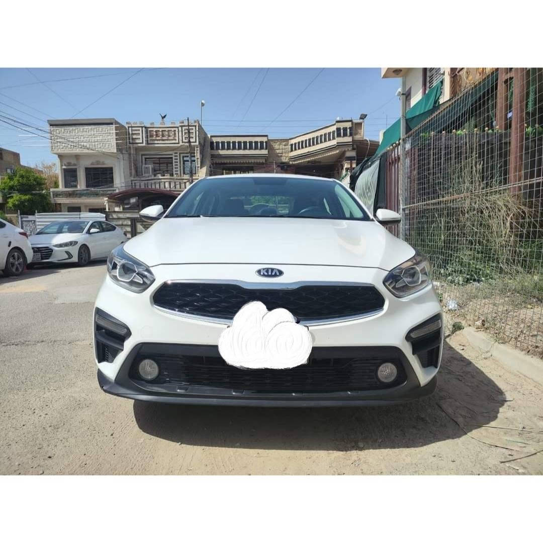 كيا سيراتو موديل 21 خليجي سعر 155 فول موصفات عدا البصمه 
 كفاله من الحادث والصبخ فقط حالوب وطخه. بسيطه حي الجهاد 
***********
