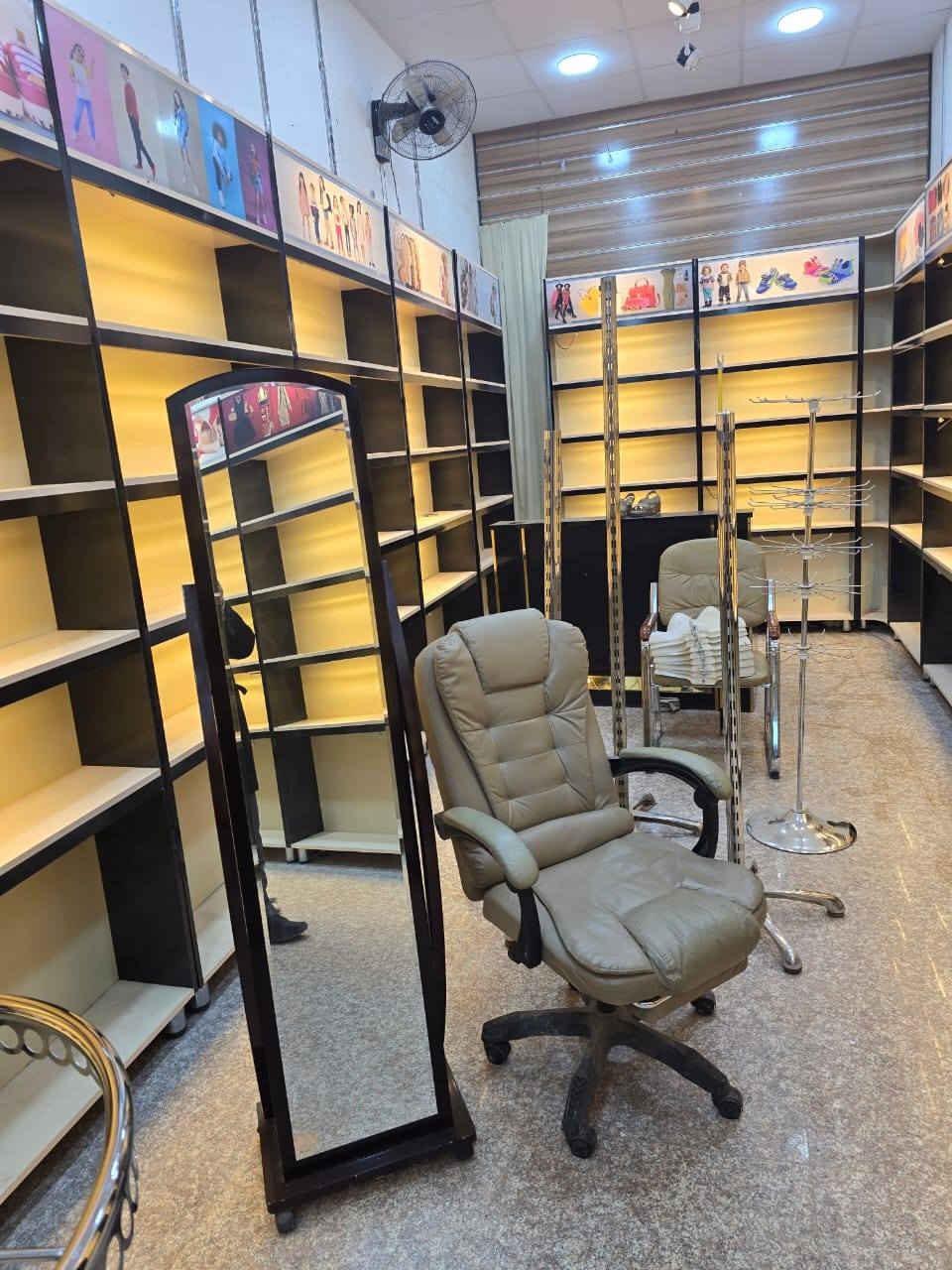 المحل للبيع استفسار أكثر الاتصال على الرقم *********** واتساب
