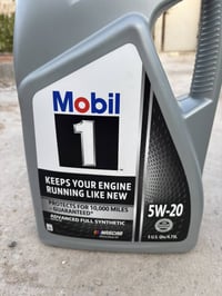 توجد زيوت سيارات امريكي اصلي 100% الكمية محدودة رقم تلفون لاستفسار  07...