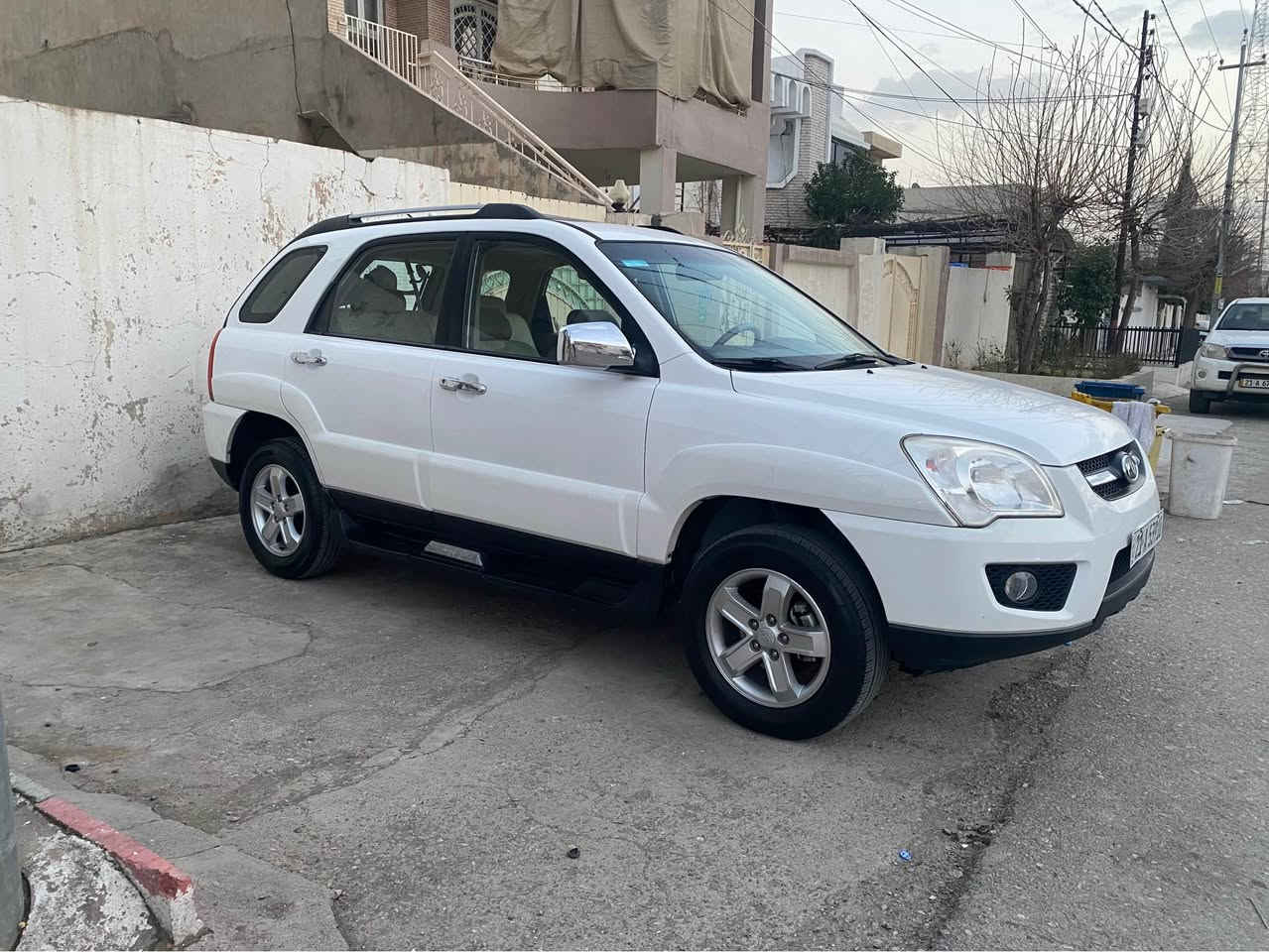 KIA Sportage 2010
فول مواسەفات ( سڵایت ، ABS ،دەبڵ گێڕ تۆماتیک و عادی ،جام کارەبا، ئاوێنە کارەبا ، شاشە و کامێرای دواوە ،ناو زەردی شەریکە بێ بۆیاخ بێ سارد ، سەنەوی تا ٢٠٢٩ تازەیە،   گێڕ و مەکینە بە شەرت ،٤ تایەی تازەی لەژێرە ***********
سعرى و مەجال 125$ السليمانية, العراق
