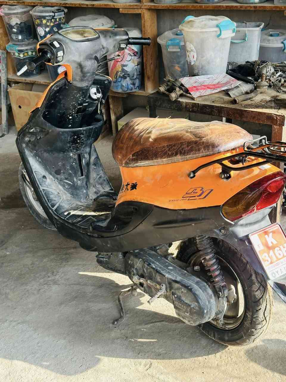 السلام عليكم دراجه بيجي طافيه ستوني مجفتها كهربائياتها كامله لايت اشاير بك لايت كلها كامله عوزها بلك ابيع كوم حديد السعر 150 مكاني غماس رقمي ‭0783 857 8831‬
