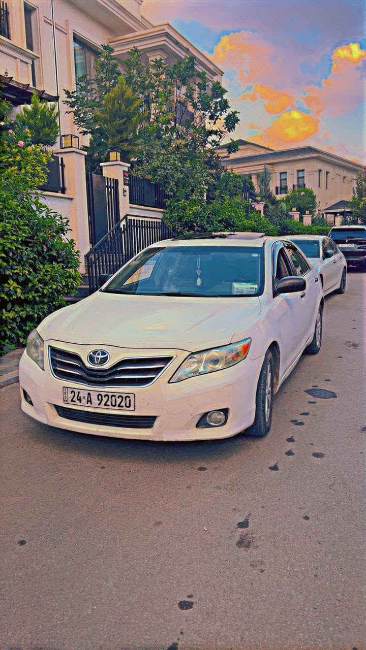 كامري 2010 وارد امريكي  فول فول سلايت
تحكم ستيرن 
كشن كهرباي 
حساسات شغالة
قطعتين تبريد
اربع تايرات جديدة 
هزة  وسنوية الى 2030 
قطعتين صبغ  باب وجاملق جهة النفر
***********
