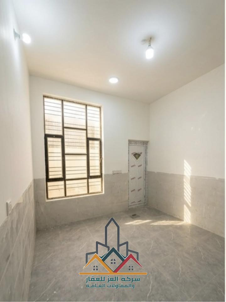 📍بيت للإيجار – الحصوة / حي الشهداء  
مجاور مدرسة الكواكب الابتدائية  

بيت جديد بالكامل، غير مسكون، يتكون من:  
- غرفتي نوم (واحدة منهن نظام سويت)  
- صالة  
- مطبخ  
- استقبال  
- صحيات  

البيت مرتب وجاهز للسكن مباشرة ✨  
💰 سعر الإيجار: 250 ألف شهرياً

مواقعنا في خدمتكم:
المقر الرئيسي: 📍بابل - الحصوة.
📍بغداد: حي الأطباء - خدمي شارع المطار.
... للتواصل والاستفسار عن خدماتنا (بناء، ترميم، تصميم هندسي،بيع وشراء)
[*********** - ***********]📞
أو راسلونا مباشرة عبر رسائل الصفحة.✉️
@إشارة
