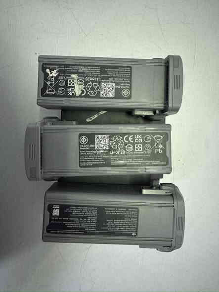 للبيع
ارل
1- جوستك rc2 اصلي
2-بطارية air3lair3s اصلية بحالة
ممتارة جدا
3-شاحنة بطاريات ثلاثية اصلية
4- جوستك fpv جمبر t20
5- جنطة air3/air3s 

للتواصل على الخاص او الاتصال *********** 
عنواني موصل لا يوجد توصيل 
واذا تاخذهم شلعة احسبهم الك اقل
