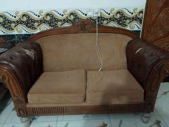 تخم للبيع نظيف ب100وبي مجال قليل ***********
