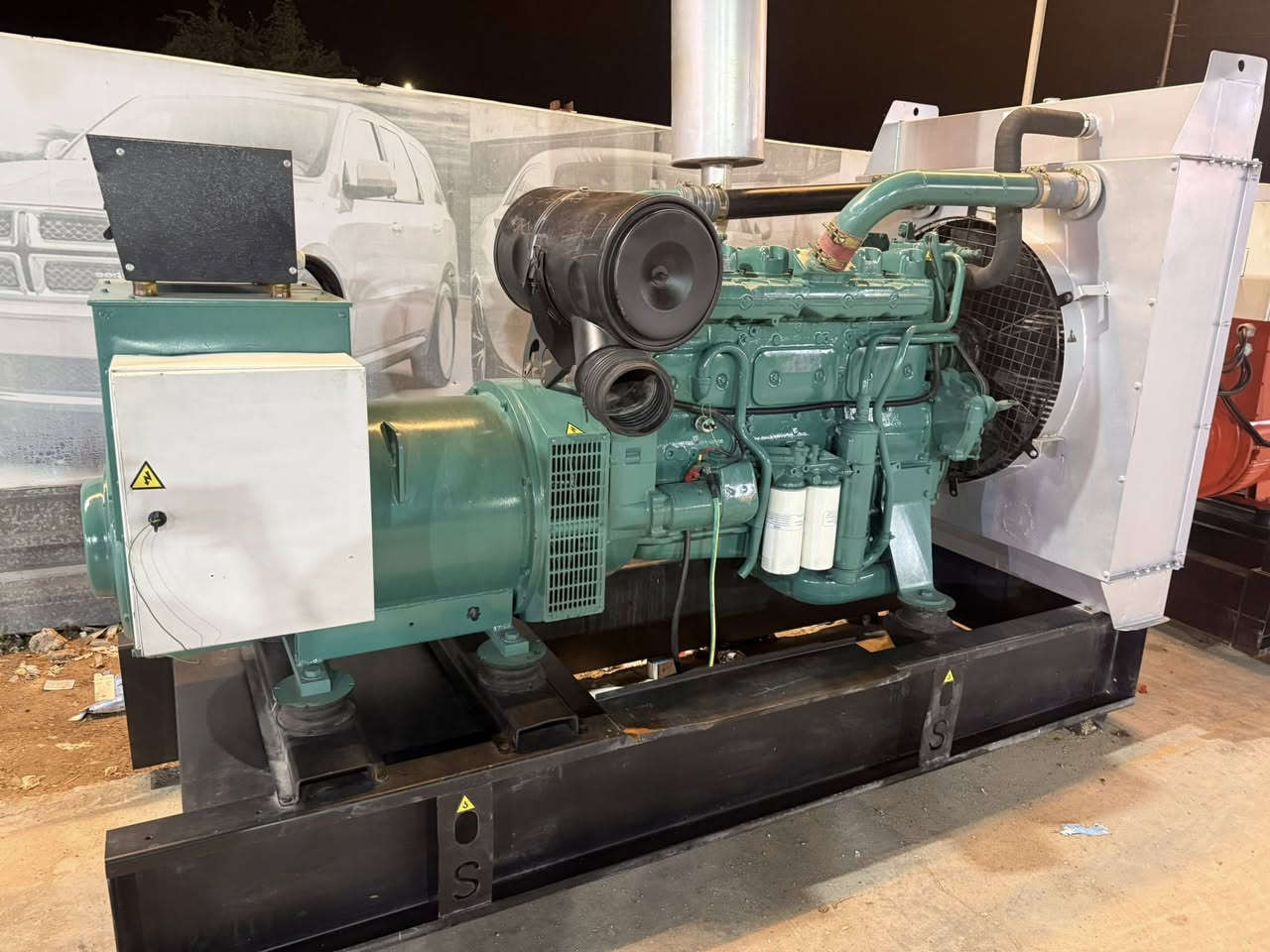 السلام عليكم
للبيع مولد فالفو ١٢٢ حجم المحرك اوربيه شرط لا تنقيص ولا تبخير

توليد 300 كيفي 

بم كهربائي فول حمايه 

العنوان واسط شارع القياده قرب المدينه المائيه

اللاستفسار ***********

يوجد خدمت توصيل جميع محافضات العراق
