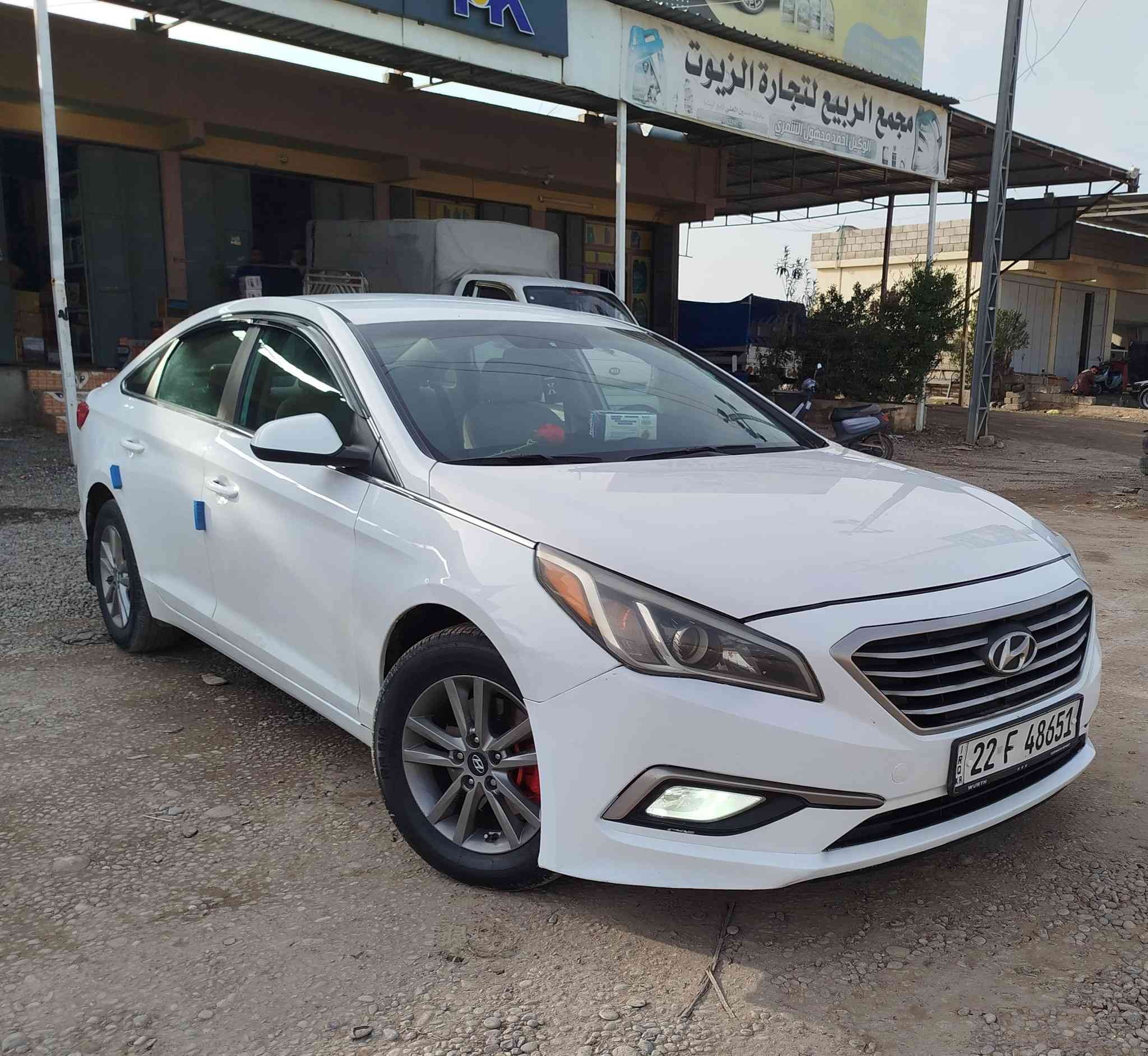 السلام وعليكم للبيع سوناتا موديل 2016 وارد امريكي ضرر 3قطع بدون دواخل شرط محرك جي دي اي مامفتوح شرط رقم اربيل دولي شرط الوكاله وتحويل. سياره جديده محرك كير صدر تبريد تدفئه كلو شرط السعر التصال عرقم /***********
