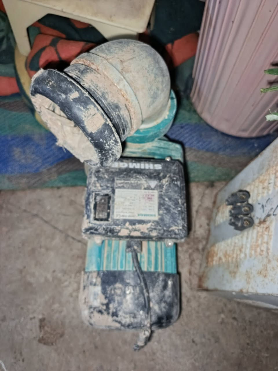 ضاقطه ٣ حصان +قطاس ٣حصان مع واير مع صونده جاهز+ ، رافع قدره + واير تقريبنآ ٥٠٠ متر +صوندات مال 5دونم بواري 2.5 آنج الاستفسار علا هاذه الرقم ***********
