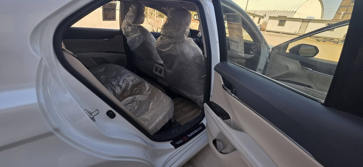 السلام عليكم
كامري 2024 خليجي هايبرد عبد اللطيف مكفوله كفاله عامه
 ماشيه 25 الف 
 فول 1/1 فتحه
 وبرده خلفية 
ويل كروم 
رقم بغداد الجديد وهزه جديده 
للاستفسار
***********
