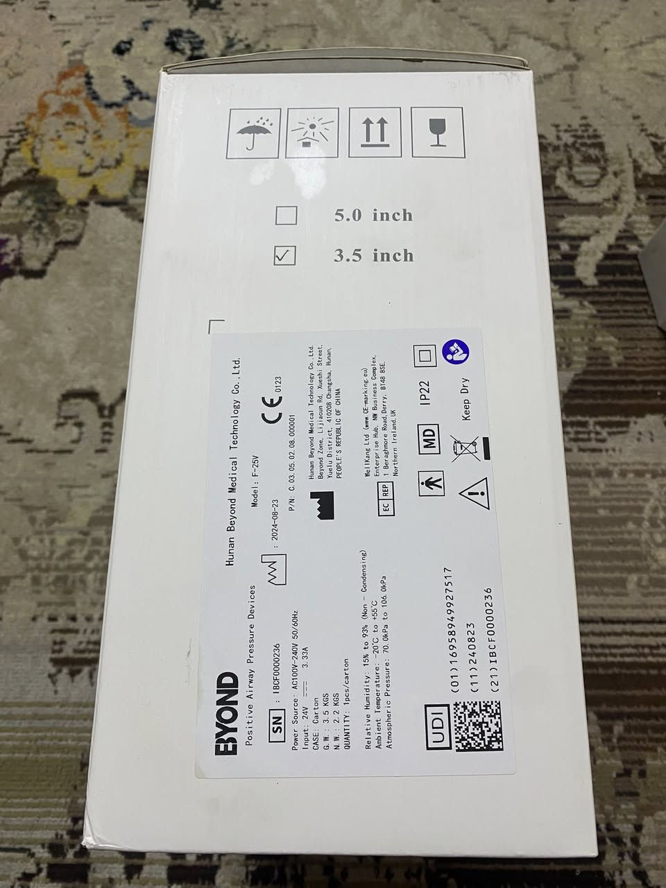 � للبيع: جهاز تنفّس CPAP أصلي – ResFree Model 25F 🔷

📌 الوصف:
جهاز تنفّس CPAP / Auto CPAP أصلي من ماركة ResFree، موديل 25F، يُستخدم لعلاج توقف التنفّس أثناء النوم (Sleep Apnea)، نقص الأوكسجين، الشخير الشديد، ومشاكل التنفّس أثناء النوم.
الجهاز مو جهاز بخار، وإنما جهاز تنفّس علاجي متقدم.

📌 يفيد بشكل خاص:
✔ مرضى مشاكل القلب
✔ مرضى نقص الأوكسجين
✔ مرضى ضيق النفس ومشاكل الرئة
✔ حالات الشخير الشديد
✔ الأشخاص اللي يعانون من توقف النفس أثناء النوم
✔ يساعد على تحسين التنفّس وتقليل الجهد على القلب أثناء النوم
✔ يحسّن جودة النوم ويقلل التعب والخمول

📌 مميزات الجهاز:
✔ جهاز أصلي وحديث
✔ شاشة عرض رقمية واضحة
✔ يعمل بنظام ضغط هواء ثابت / أوتوماتيكي
✔ يساعد على فتح مجرى التنفّس أثناء النوم
✔ يقلل الشخير ويحسّن جودة النوم
✔ مناسب للاستخدام المنزلي
✔ هادئ جدًا أثناء التشغيل
✔ سهل الإعداد والاستخدام
✔ مناسب للرجال والنساء

📌 الملحقات:
✔ الشنطة الأصلية
✔ الخرطوم الأصلي
✔ جميع القطع الأساسية موجودة
✔ جهاز نظيف ومرتب

📌 الحالة:
مستعمل استعمال خفيف – نظيف جدًا – شغال 100% بدون أي مشاكل

💰 السعر: 800 الف دينار (قابل للتفاوض المعقول)

📍 الموقع(بغداد)
 📞,هاتف (***********)
