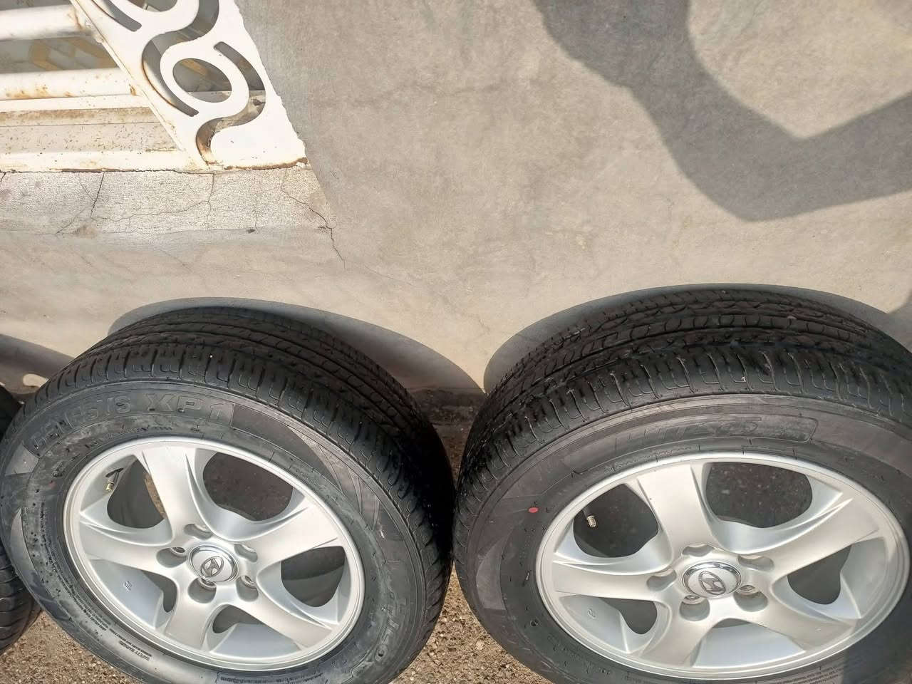 السلام عليكم للبيع وياله تخم هنه وتايرات حجم 15 تخم كامل السعر 200 وبيهن مجال مكان نجف***********
