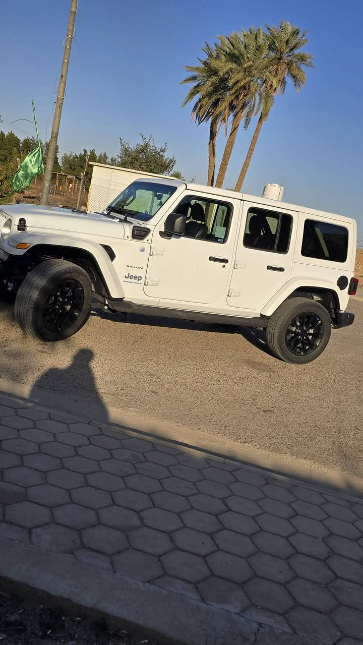 Jeep Wrangler  2023   2 صحاري  2.0L  plug-in
حجم المكينه : 2000 تيربو + هايبرد + بلكن شحن 
الشحن يمشيك 30 ميل
المسافه المقطوعه 32  الف  كيلو
السياره اكلين بدون حادث 
ما عدا شخط بلباب اسايق 
اموضح بل صوره 
شرط سونار       
رقم بغداد الدولي
1.قماره تتفصخ اصير كشف
2.بصمه 
3.لوكير
4.كشافات 
6.شحن خارجي
7.بك لايت لد 
8. شاشه
9.سستم صوت دمام خلفي + امامي 
10.لايتات زنون هايلوجين
11.كشنات جلد اسود بلادي 
12.سقف اسود بلادي 
13. تحكم استرين
14. ويل حجم 20

السعر  (310))$$ وبيه مجال 
للستفسار  على الرقم  ***********
