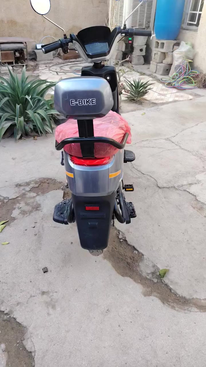 دراجه شحن مويل 2026فول كامل مواصفات السعر450وبيهه مجال حك الجيه العنوان الحصوه ابوغريب منطقه 8000شارع الخدمي *********** بي واتساب هم
