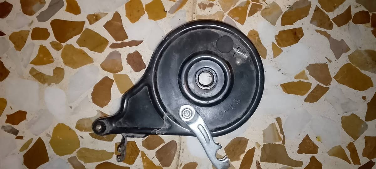 بنزات للبيع سعر 8000 الاتصال على الرقم ***********
