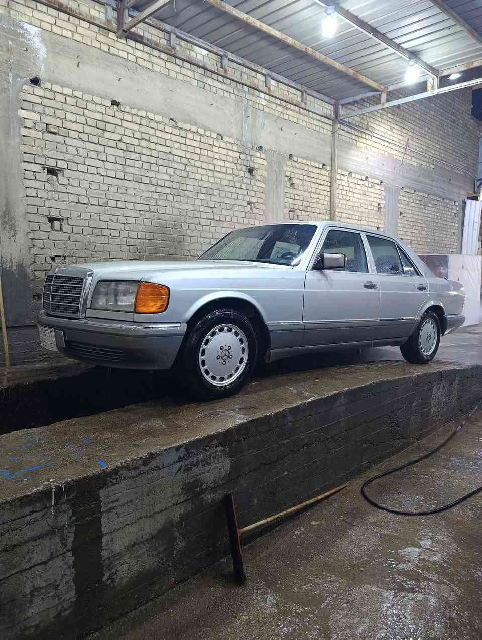 سلام عليكم جامبو للبيع موديل 91
سياره معمره اي نقص مابيها من صدر امامي خلفي+ جعمقه كاردن شيال و كوبلن باتري جديد تايرات هورن مراوح اربع وياله دسكات+ بنزات صالنصه تبريد شغال محرك vvt جديد الي يحب يعرف السعر يعلق واني ارد عليه برساله او الاتصال ***********
