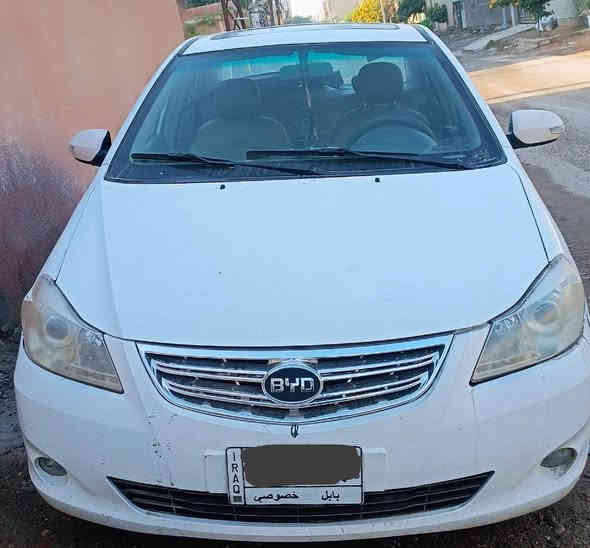 🚗 سيارة BYD G3 – للبيع
الموديل: 2016
ماشيه: 145 ألف (ميل أو كيلو كما هو مذكور)
المحرك: 1800 سي سي
القير: أوتوماتيك CVT
اللون: أبيض
المواصفات:
تشغيل بصمة
حساسات.. 
بيضاء اللون / رقم بابل
بيها حادث بنيد مبدل.. 
وكذالك مبدلة الباب الخلفي اثر طخه
بيها ضربة  قرب فتحة البانزين
السعر المطلوب: 48$
التواصل: *********** (واتساب فقط) حله .. نادر
