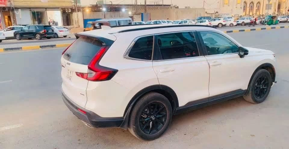 هوندا  CRV  موديل 2025 تورنگ هايبرد

Honda Cr-v TOURING 2.0 

فول مواصفات 

• مكينة 2000 هايبرد تنفس طبيعي

• كير اوتوماتيك 

• شاشة كبيرة

•فتحه سلايد

• كاميرا خلفية 3 انظمة

•كرسي كهرباء جلد  لون اسود  

• رادار امامي+خلفي 

• مانع تصادم

• محدد مسار 

• تصحيح مسار

• شفتات بالستيرن

• مثبت سرعة

• مانع انزلاق

• دخول ذكي 

• إنارة ترحيبية

• هندبريك كهرباء

• عداد ديجيتال

•لايت عدسات زينون

• نظام اوتو لايت Auto

• لايت العالي زنون 

اوتو هولد للبريك

• حساسات مطر 

• حساسات امامي خلفي 

• حساسات ضغط هواء الإطارات

• أوامر صوتية

• 4 أنظمة قيادة (eco,individual , sport,normal )

السياره وارد  تبديل بنيد فقط وصور الحادث واتساب 

السعر ٢٣٠ 

العنوان /بغداد 

***********
