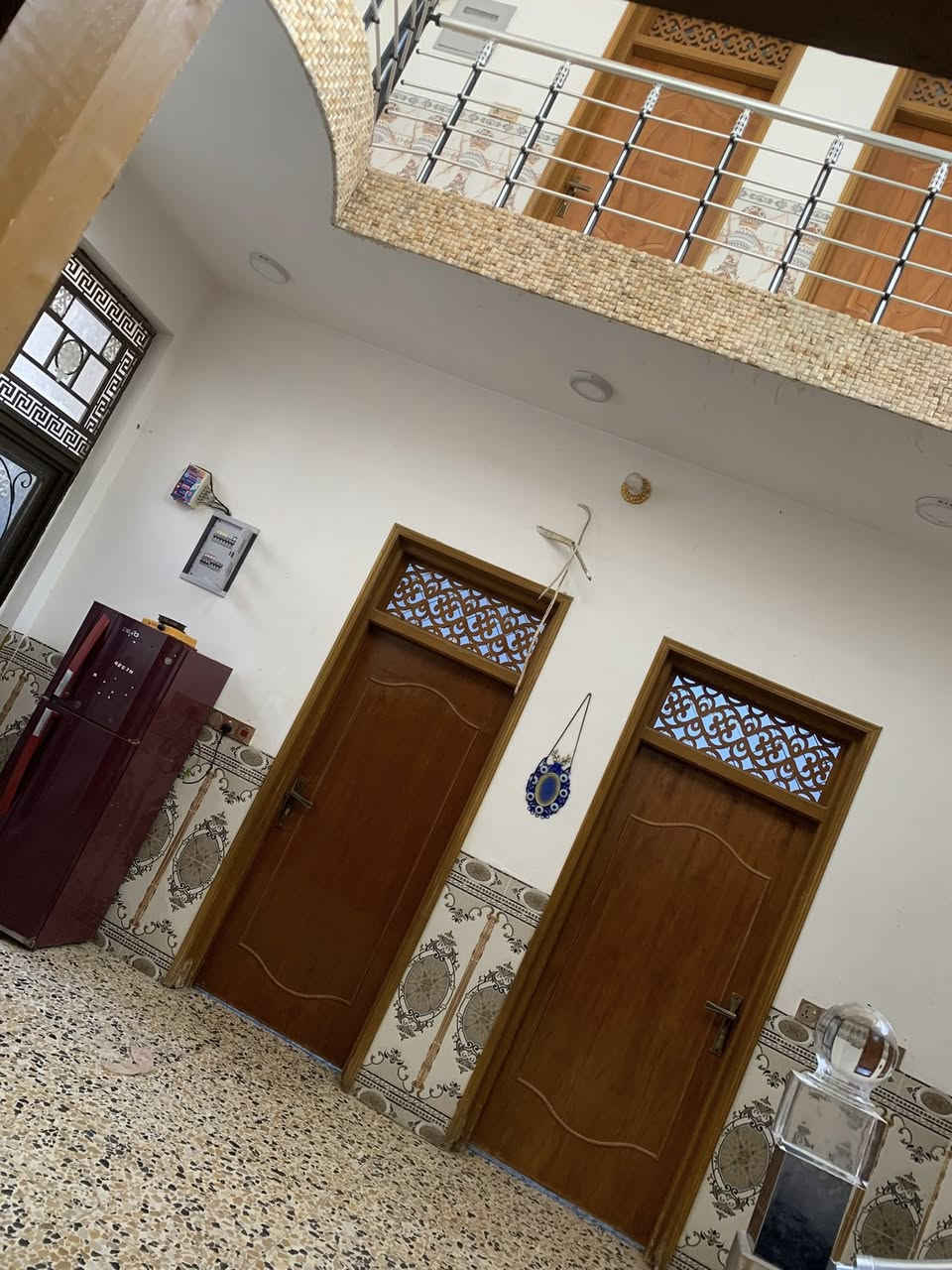السلام عليكم بيت للإيجار ٢٠٠ متر في كربلاء حي الإطارات شارع المدارس بيت درجه أولى سعر الايجار ٥٠٠ الف قفل رقم الاستفسار ***********
