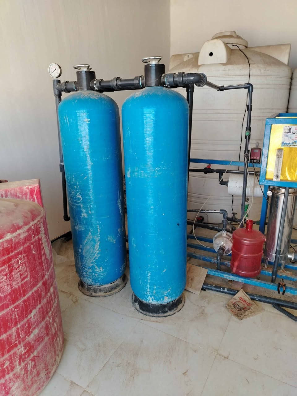 السلام عليكم ورحمة الله وبركاته منضومة ماء ارو ام ال١٠٠٠ شغاله ونضيفه وياهه تانكيين ابو ال٥٠٠٠ والفزل حجم ٢١ المكان الكوت الجديده للاستفسار *********** دهل اوران, واسط
