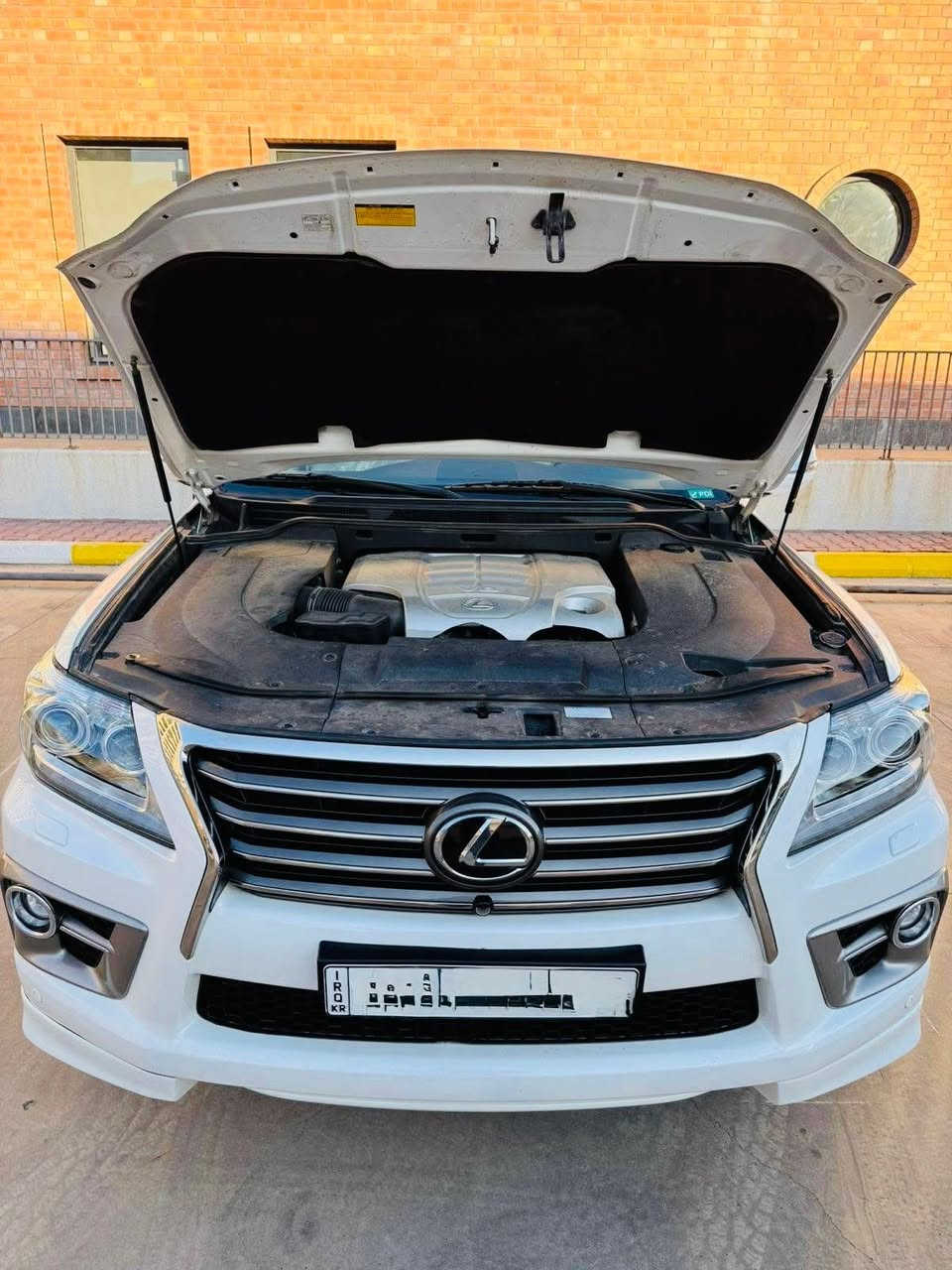 السلام عليكم 

لكزز بريم اصل 
LEXUS LX570 S SPORT+
الموديل :2012
ا
_____________اب اسمي اسليمانيه 
بصمه
سلايت روف 
جكات
كراسي كهرباء 
كراسي تدفى وتبريد 
كراسي الخلفيه كهرباء + تبريد
استيرين كهرباء 

شاشات 
AUTO START
OFF
 تحكم (جهتين امامي+جهتين خلفي)
فور ويل
اشارة بالمري
مري كهرباء(شفط)
#نقطة_عمياء
لايت عدسة زنون(عالي+ناصي)  مكان ميسان 
لد أمامي خلفي
االسعر 350

‭***********
