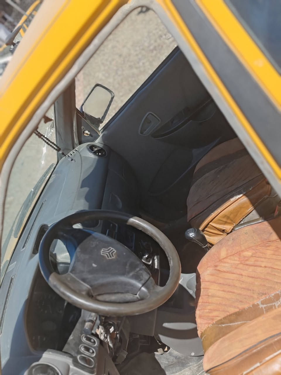 السلام عليكم سايبا للبيع موديل 2012 رقم بغداد انكليزي تحويل ثاني يوم عليها هيئة 63 الف فقط غرامات مصفرة رايدها ب25 وبيها مجال مكاني بغداد دورة هور رجب  رقمي *********** اسيا *********** سيارة ما تصرف عليها كبل لشارع
