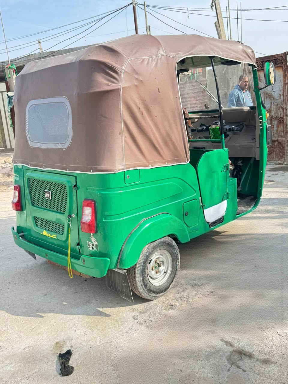 السلام عليكم تكتب للبيع 22 رقم وسنتين بيه ضربه بل صفحه 
تكتك نكره سلف مال جناي خابر وتدلل رقم الهاتف ***********
