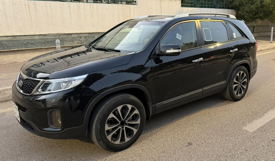 السلام عليكم 
كيا سورنتو 2014وارد خليجي مكفوله رقم اربيل 
وكاله بسمنه السياره فول موصفات ماعده البنرامه 
تحكم ستيرن حساسات كشنات جلد كهربائيه لايت دايود بصمه 7راكب 3قطع تبريد 4سلندر ماشيه 120 السياره جاهزه من كلشي كير محرك حداده تبريد تخم تاير كله جاهز مابيهه اي نقص رايدهه ب 142وبيهه مجال بسيط 
للستفسار الاتصال ***********مكانهه ميسان حي الصحفين
