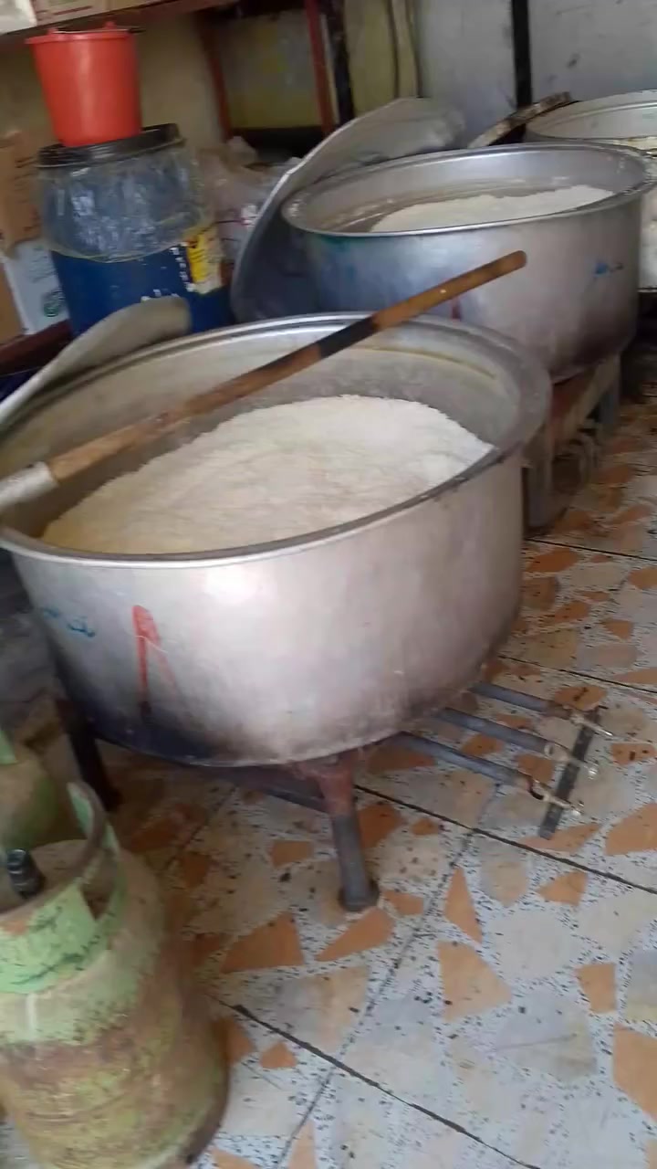 سلام عليكم شيف طباخ شرقي بحث عن عمل في مطعم او شركات وجاهز المناسبات  الانبار ادمن وافق فدوه 
***********
