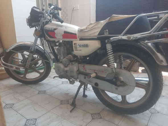 دراجه سيفان موديل 19 اوراقها ورقه كارتونيه  وحده يحتاجلها بس بطاريه وترتيب للكهربائيات تايرات قبل سبوع بدلتهن والجوابه هم بدلتهن تاير وجوب جدد  خير من الله سعرها 275وبيها مجال بسيط للطيبين مامتواجد ع فيس ***********
