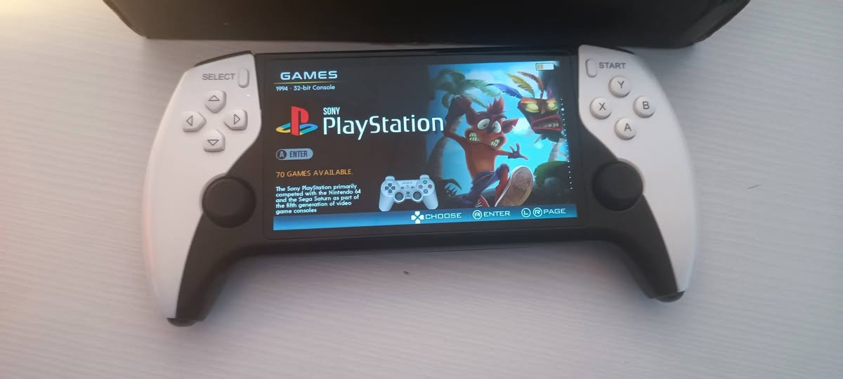 استمتع بوقتك مع جهاز الترفيه المحمول SF3500! 🎮🎬
للبيع جهاز ألعاب ووسائط متعددة كامل:
✅ ألعاب كلاسيكية (PlayStation، Sega، والمزيد)
✅ شاشة 5 إنش لمشاهدة الأفلام والصور
✅ منفذ HDMI للتوصيل بالشاشة الكبيرة
✅ تصميم مريح ومثالي للسفر والترفيه
📍 متوفر حالياً.
🚚 خدمة التوصيل متوفرة لجميع المناطق!
للاستفسار، أرسل لي رسالة (العدد محدود).

کاتەکانت بە ئامێری SF3500 خۆش بکە! 🎮🎬
​ئەم ئامێرە تەنها یاری نییە، بەڵکو ناوەندێکی ترفیهی تەواوە:
✅ یارییە کلاسیکییەکان (PlayStation، Sega، و چەندانی تر)
✅ شاشەی 5 ئینچ بۆ سەیرکردنی فیلم و وێنە
✅ دەرچەی HDMI بۆ بەستنەوە بە تەلەفزیۆن
✅ دیزاینێکی زۆر ئاسوودە بۆ گەشت و کات بەسەربردن
​📍 ئامێرەکە بەردەستە.
🚚 خزمەتگوزاری گەیاندن (Delivery) بۆ هەموو ناوچەکان هەیە!
بۆ نرخ و وردەکاری زیاتر نامە بنێرە. أربيل, العراق


**إذا كنت صاحب هذا الإعلان وتريد حذفه لأي سبب، رجاءا أرسل رسالة إلى الدعم الفني**