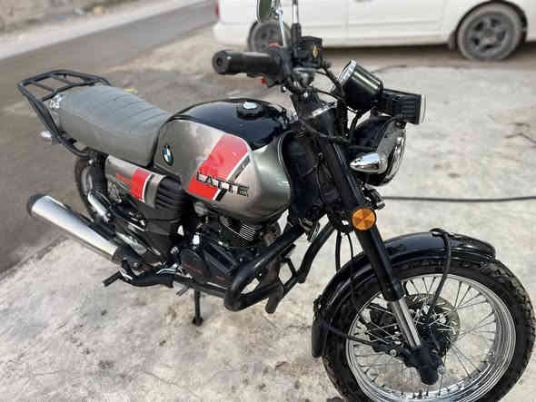 السلام عليكم دراجه دايون لاتي موديل 2021 مرقم صلاح الدين مشروع وطني دراجه جاهزه كهربائيات تايرات مكينة ناعمه مفتوحه مره وحده شركه السعر 2,500 مليونين ونص للأستفسار 
*********** / *********** العنوان التاجي قرب جسر الدوار
