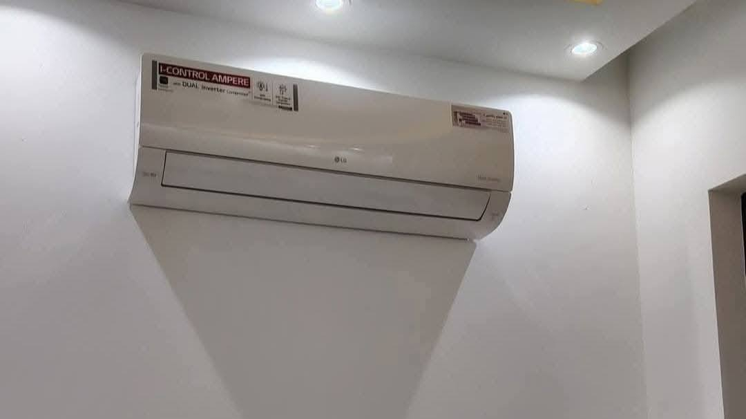 صيانه كافه اجهزه التبريد داخل الناصريه شد سبالت ٣٥ غسل ٢٥فتح وشد ٥٠ شغلته درجه اولى شرط الضمان العوائل المتعففة نشتغل اله ابلاش نقل سبالت علينه كهربا ما نحتاج ويانه اتصال او واتساب فقط ***********
