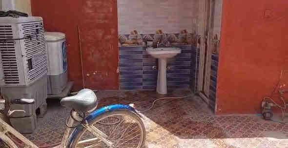 دار للبيع ١٥٠ متر ابوغريب حي الشهداء شارع السكلات قرب الخط السريع والسوك والمدارس يحتوي على صالة حولي مطبخ غرفة نوم عدد٢ مع خدمات     السعر ١٣٠ مليــون
للتواصل  ***********
