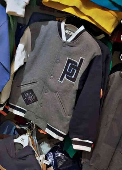 انتباه سعر ق ٣٠٠٠ دينار فقط شلعه 
تصفيا محل ملابس أطفال شتوي 
الحجز والاستفسار اتصال او وتساب فقط ***********
