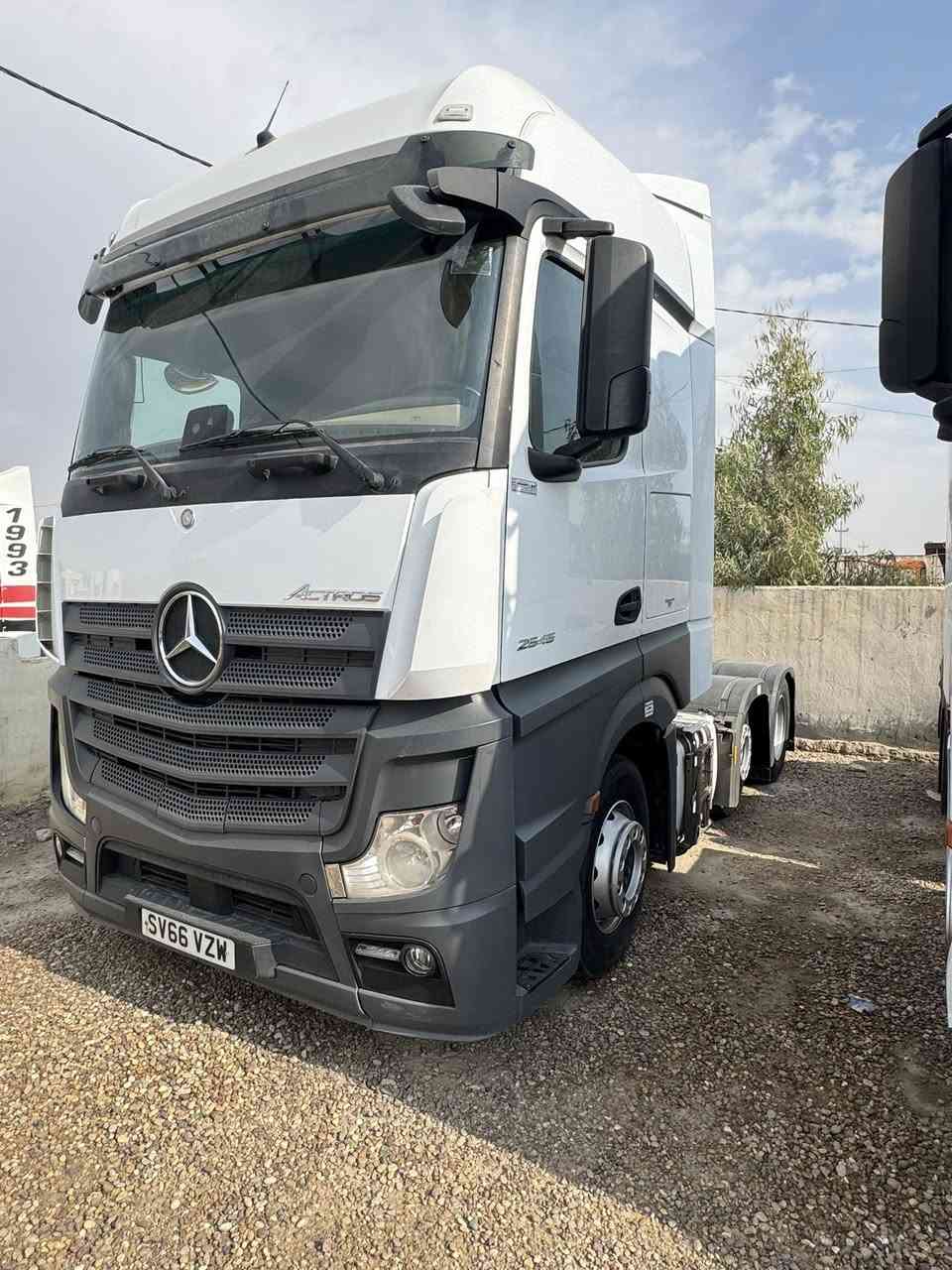 سلام عليكم اكتروس وحش عدد ثنين موديل٢٠١٧ سنكل امامي بلادي منفيس دخول طريبيل يترقم اي محافظة عدا شمال كور عالي حجم ٤٧١ حجم سياره ٢٥٤٥ لاستفسار ***********  /***********
