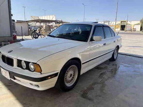 سلام عليكم
للبيع او مراوسه شعندك نزل
محرك كير عربانه 525 كبس توماتيك 
الماني مديل 91
بجم عريض 
سياره جاهزه 
كشنات جلد
داخل اسود نظيف 
سلايت كابون بيها 
صبغ حزام جماليه
ملاحضه( اصل 520)
بدون ضرر فقط 
جاملغ ساق معدل
68 بيها مجال بسيط
موصل برطله
***********
***********(واتساب فقط)
