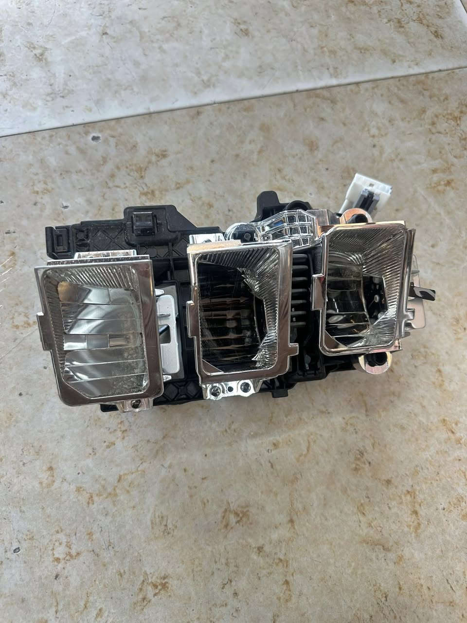 السلام عليكم للبيع عدسات لايت k4يسار +لد كامل شغال+كارت +ضفيره مال لايت كامله قيم وبلعافيه عليك


**إذا كنت صاحب هذا الإعلان وتريد حذفه لأي سبب، رجاءا أرسل رسالة إلى الدعم الفني**