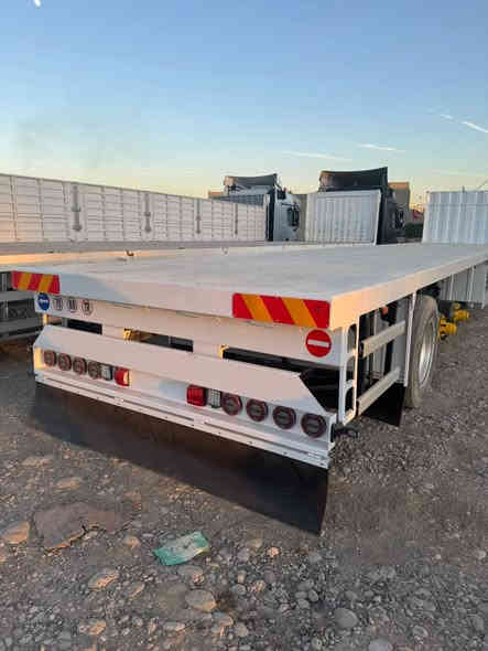 عربانه فلات 4 دنكير بدون تايرات 
عباس حداد بازويا
سعر 125 $ بيه مجال 
معرض حجي رمضان اربيل كلك 
***********
***********
***********
