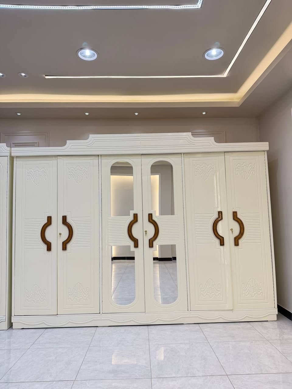 السعر // مليون فقط 😍

🔅تفاصيل الغرفة المرمري  ....

 خارج ٤ملم ام دي اف 🔺
وداخل معاكس ٣ملم 
صبغ حراري  درجة اولى 

عدد القطع  ٧ قطع 😍
🔺1 //جرباية  قياس  ١٦٠ × ٢٠٠ 
🔺//ميز جانبي ايسر قياس ٥٠
🔺2// وميز  جانبي  قياس ٥٠
🔺3// زاوية ارتفاع مترين عرض ٨٠
🔺4// وميز بلازمه  
🔺5//وميز مراية ارتفاع مترين عرض ١٢٠
🔺6// وكنتور ٦ باب  ارتفاع مترين و١٥ طول ٣ متر و١٥

القطعه الثامنة حسب الطلب شازلون
سعرها ٥٠ الف ❤️

(توصيل مجاني مركز بغداد )
التوصيل يشمل الشد مجاني 🔥
(اطراف ٥٠)
باقي المحافضات حسب البعد
شازلون سعرها ٥٠ الف
شازلون مخزن ٧٥ الف


**إذا كنت صاحب هذا الإعلان وتريد حذفه لأي سبب، رجاءا أرسل رسالة إلى الدعم الفني**