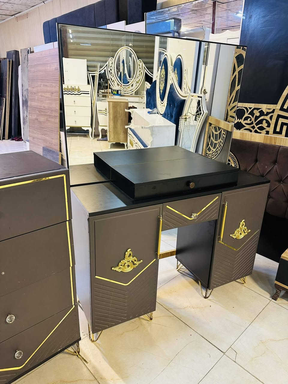 غرفه تركي مستخدمه 🛠️
غرفه ماركه 8قطع 🔥
غرفه نضيفه مثل بل صور ✨ 
غرفه ول توصيل وشد650فقط 😍✔️


**إذا كنت صاحب هذا الإعلان وتريد حذفه لأي سبب، رجاءا أرسل رسالة إلى الدعم الفني**