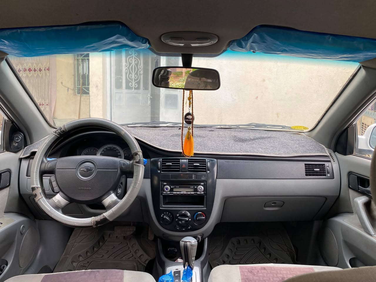 السلام عليكم ورحمه الله وبركاته 
للبيع سياره اوبترا خصوصي بيضه موديل 11 محرك وكير وتخم تايرات خير من الله السيارة بيه سونار رقم ديالى السنوية نهاية السنة تنتهي تحويل مباشر وكالة ماكو 
العنوان قظاء المنصوريه دلي عباس 
السعر 85 وبيه مجال 
***********
