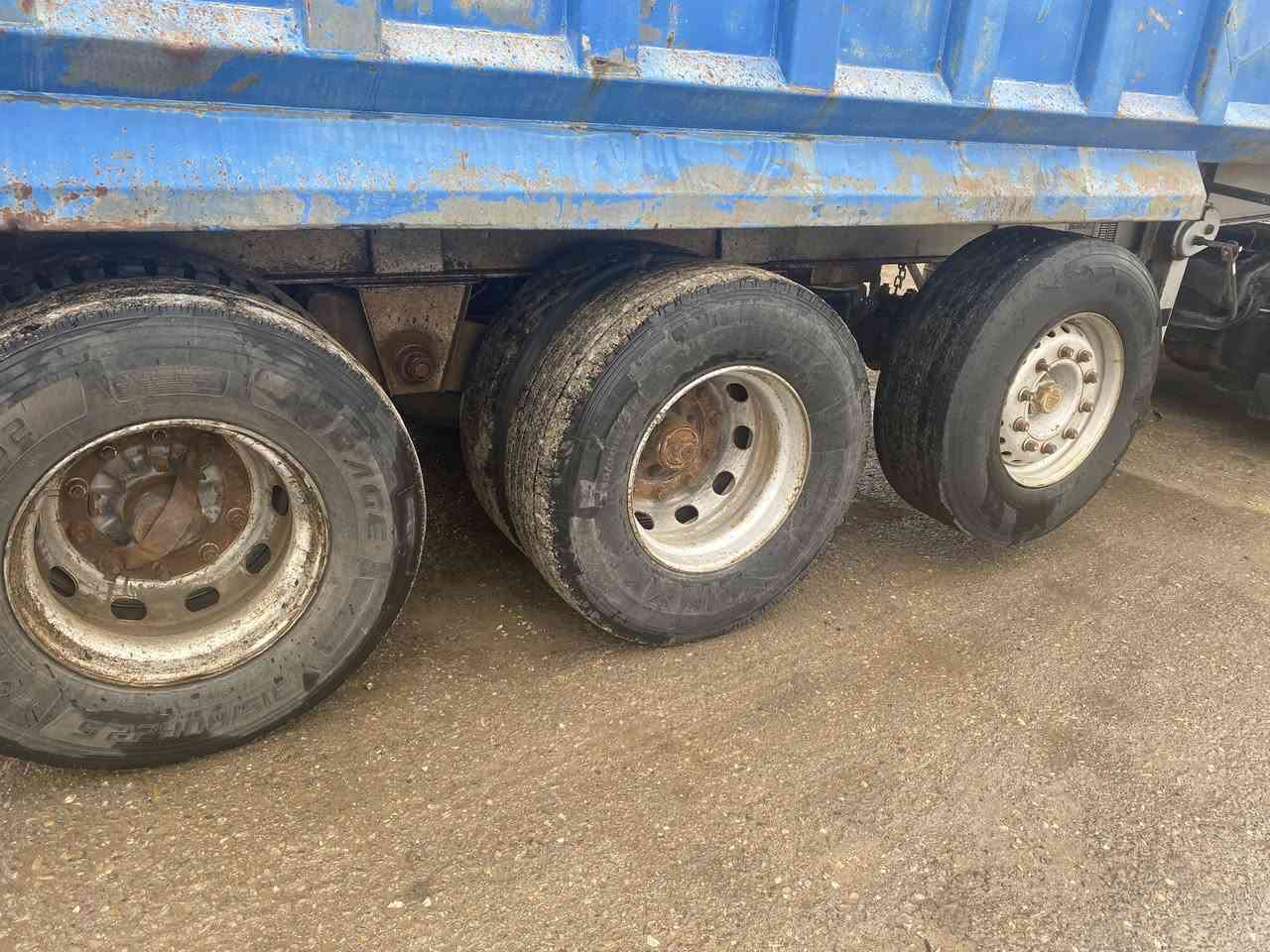 .
السلام عليكم 
سكانيه للبيع ٢٠٠٣
كير ومحرك شرط
كير ٣بـ٣
حجم المحرك ٤٢٠
رقم سليمانيه دولي
بأسمي 
تحويل مباشر
العربانه بدي نساف ألماني
٣ محاور 
٢ مزوج و١ دنكر سحال 
السياره احلى من الصور 
السعر ٢٤٠ وبيها مجال للشراي 
العنوان صلاح الدين 
رقم الهاتف ***********
