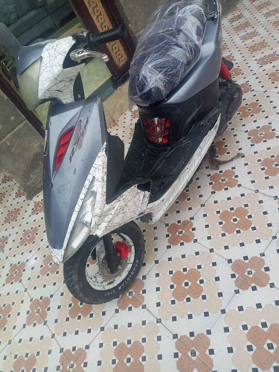 سلام عليكم  درجه للبيع ماكس مضلع نصيف مكينية خير من الله مكفوله لا تنقص لا تبخير  كابريتر  قفاز درجه حلو كهربائية شغاله  السعر 375 وبيه مجال الشراري مكان بابل القاسم وهذ رقمي ***********
