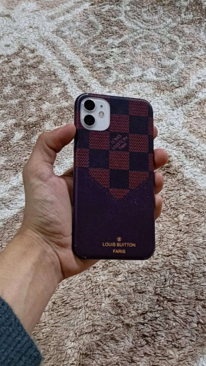 iPhone 11
- سعة البطارية 84

- دبل شريحة 

- ⁠الذاكرة 128

- جهاز نضيف 

- السعر : 250 مجال بسيط 

- ⁠ التواصل ***********
