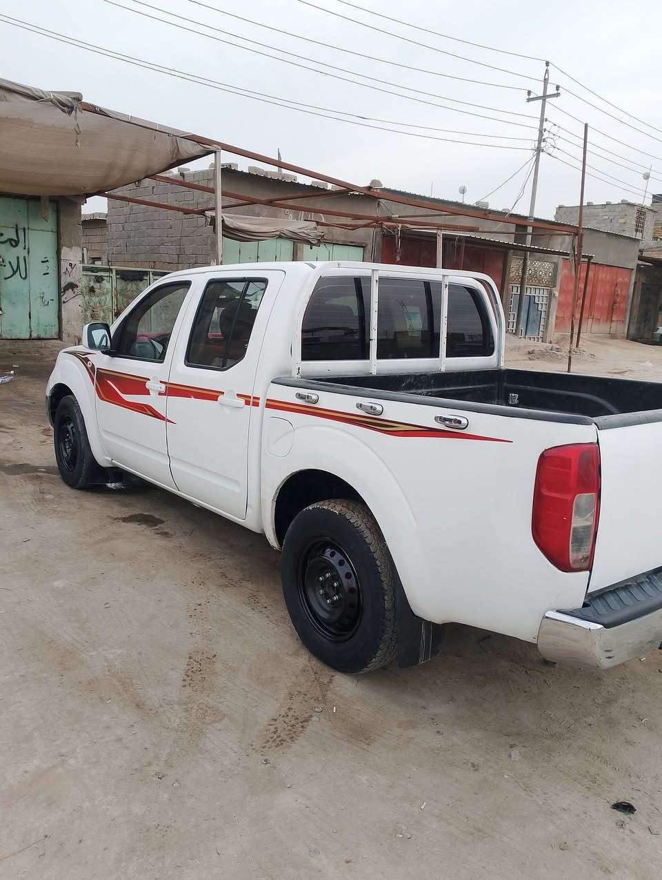 نيفارا للبيع موديل 2012 رقم دهوك السياره جاهزه محرك كير طخم تاير حداده ممتاز
مگفوله من الگلبه والچفيه
 بيها ضربات وبيه صبغ
السعر النهائي 63 $
السياره موجوده في البصره 
‏‪0781 871 1147‬‏
‏‪0770 326 8241‬‏
