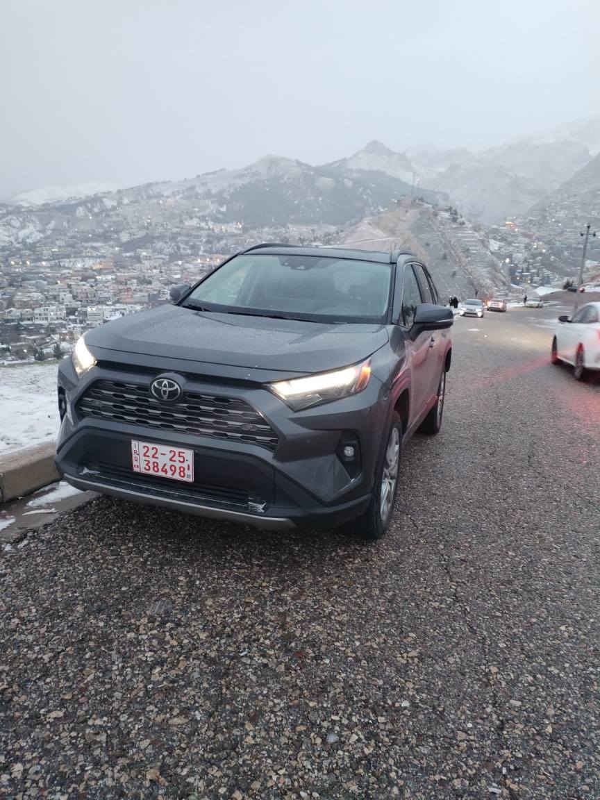 تويوتا رافور
 2T3N1RFV4PC324392 ره قم شانصي
***********/*********** 
موديل 2023
موصفات فول فوله
واحد عل واحد
فصفات لميتذ فول فول 
كوشن جلد 
هه ر جار كوشن هيتر
كوشن كارباي 
داخلي سياره سبي
سوكان هيتر 
سلايت
سيارا زور باكو خاوينه 
سيارا مالي دوسته
سياره ده عمه كه ي هيج نيه 
بو سعر به يوندي بكه أربيل, العراق
