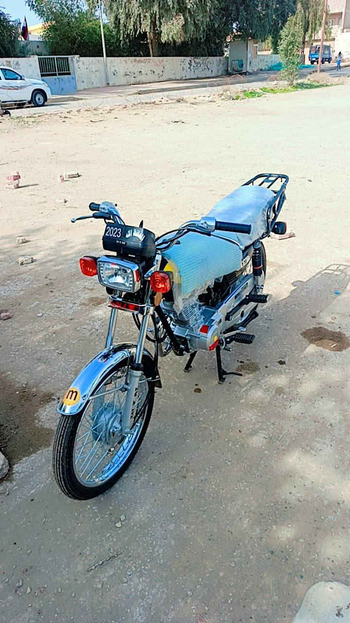 سلام عليكم نامة مديل 26 اوراق سكنر 6 مستخدمة اقل الشهر سعرها 725 وبية مجال شراي اتصل  ***********
