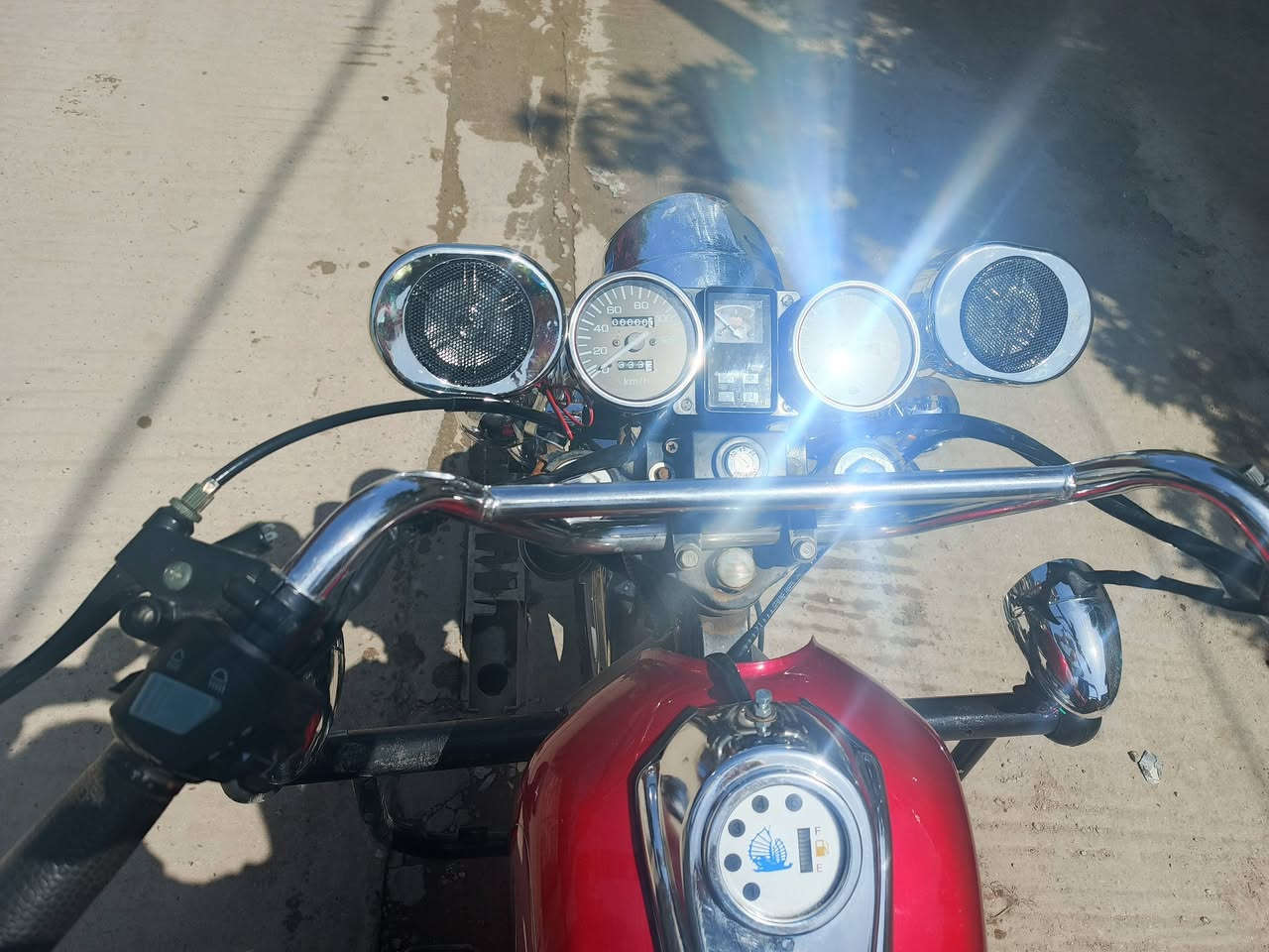 السلام عليكم ستوته جمره صقر موديل 2019 ستوته مكفوله مال جناي ترايك وين ماچان تخم تاير نضيف 
سعرها 1300وبيه مجال حك جيه 
المكان حله ورديه خارج يم معمل ابو كيره 
رقم الهاتف ‏‪***********‬‏
