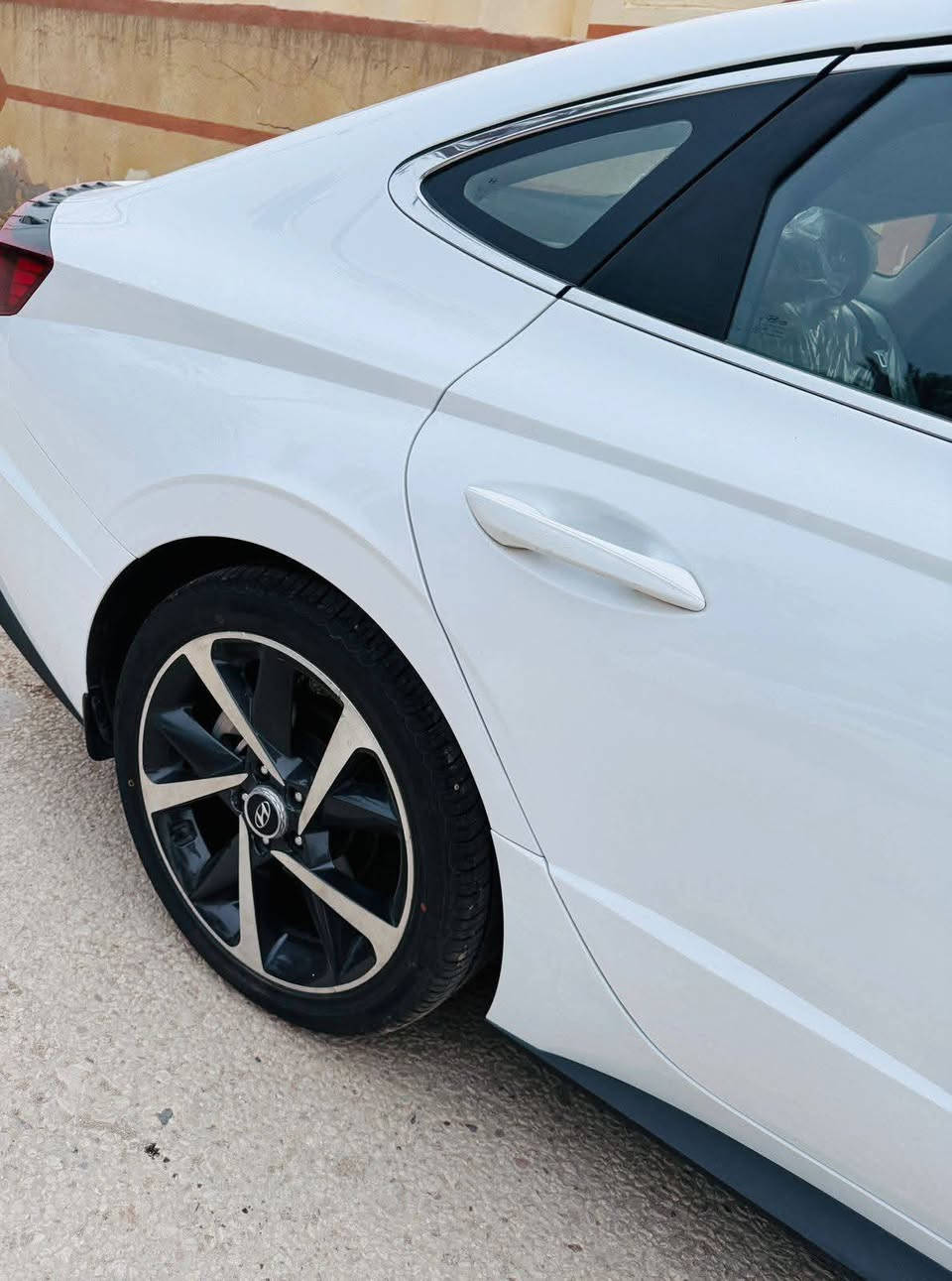 اعاده النشر
سوناتا خليجي ٢٣ مكفوله ماشيه ٤٨ الف مواصفات الخليجي بصمه شاشه حساسات اماميه جانبيه سياره مال بيت وجديده عل ايدي سياره احلى من الصور 
عنواني كربلاء 
***********
