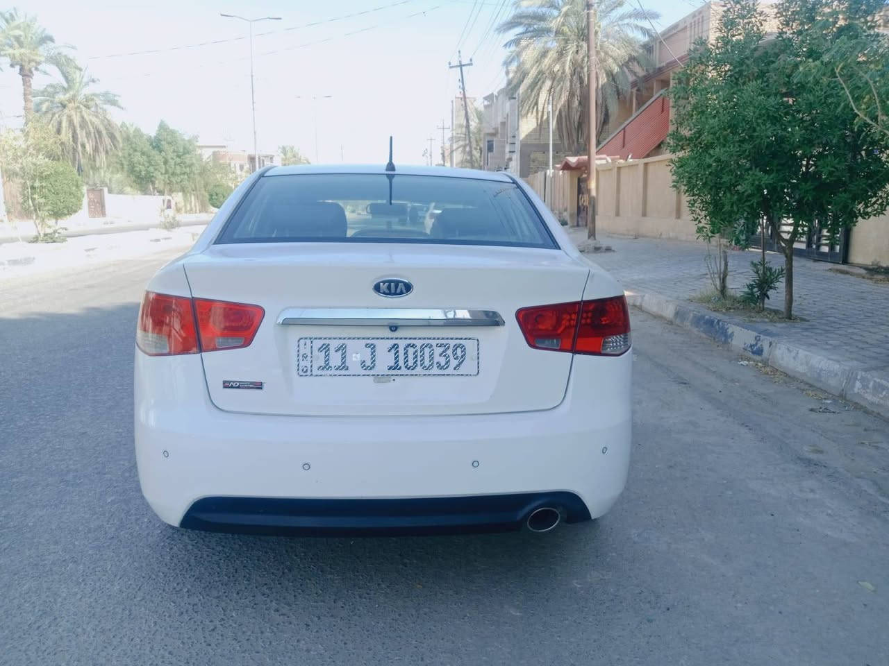 السلام عليكم سيراتو موديل 2011 خليجي مكينه وكير كفاله 1600 حداديه خلفي امامي جديده كهربائية فول شغال تبريد تدفه تخم تاير رقم نكليزي سنويه الغايه 2029  بيه صبغ جوملغ فقط سعر 96العنوان كربلاء ***********
